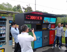 德瀾仕智能垃圾箱分類精細(xì)、模式高端，已成功覆蓋400余城